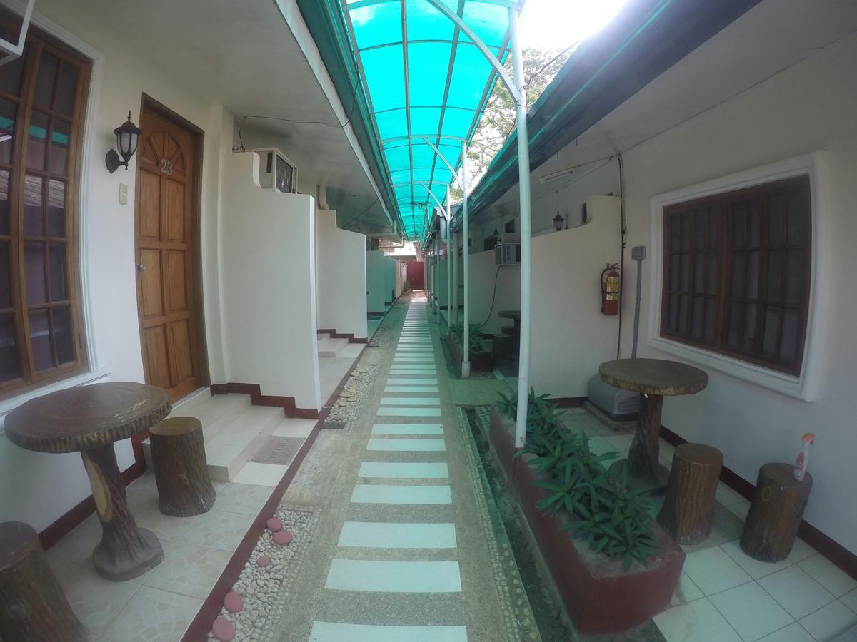 D'Lucky Garden Inn & Suites Tiniguiban Εξωτερικό φωτογραφία