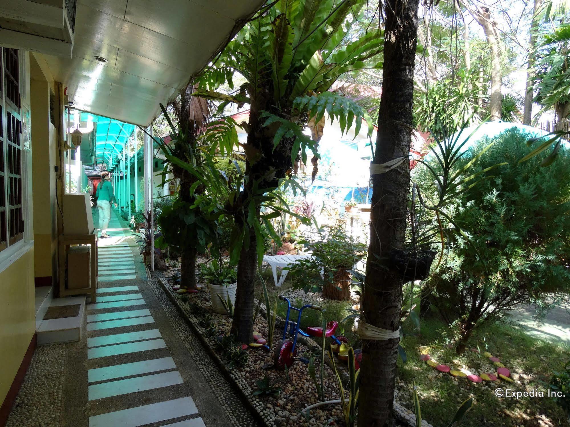 D'Lucky Garden Inn & Suites Tiniguiban Εξωτερικό φωτογραφία