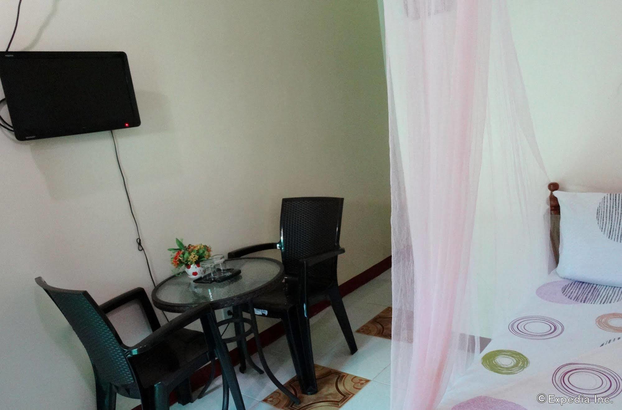 D'Lucky Garden Inn & Suites Tiniguiban Εξωτερικό φωτογραφία