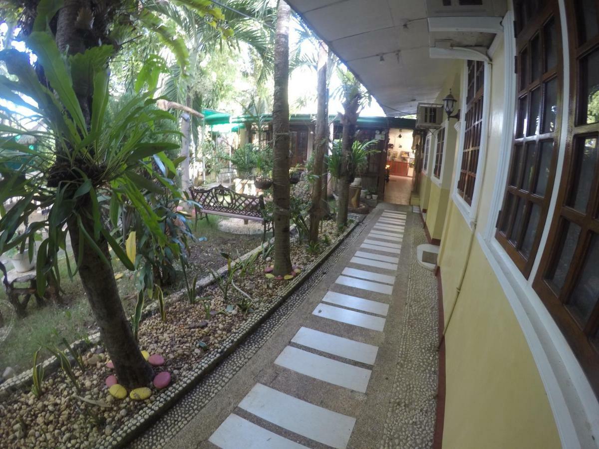 D'Lucky Garden Inn & Suites Tiniguiban Εξωτερικό φωτογραφία